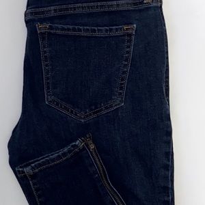 Dark Blue jean with zipper ankle cuff